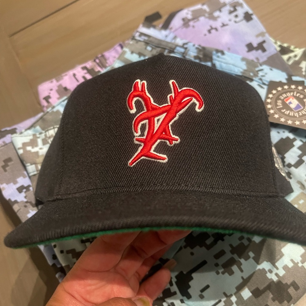KTHLA Atlanta Braves snapback NWT